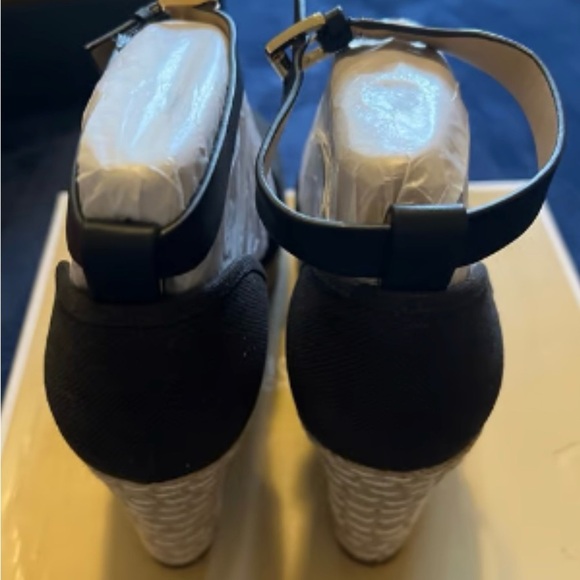 Michael Kors wedge sandals, size 9 - Picture 2 of 7